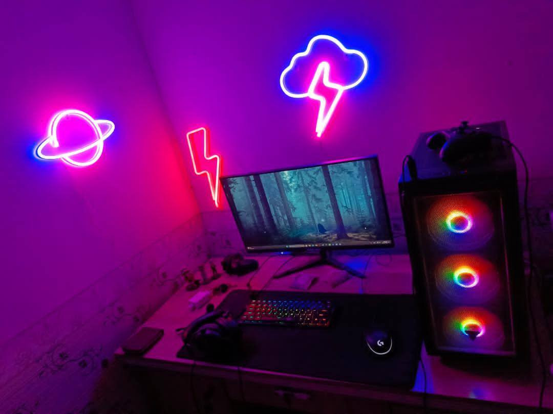 السلام عليكم
كل شي بالصورة للبيع
الكيس
 i5 12400f 
32gb ram ddr4 3200 
RTX 3060 12 GB ASUS 
256 gb nvme ssd
2*1 tb hdd 
H610 asus
Psu 650 w 
الملحقات 
شاشة 144 هرتز ips قياس 24 انج
ماوس لوجتك g102
كيبورد رد دراكون 60% رد سويج
ماوس باد رد دراكون 
جويستكات 2 
سماعة hyper x cloud 2
3 اضاءات لد الموجودة بالصورة 
الميز والكرسي وياهن 
السعر مليون و100 وبيها مجال 
***********
