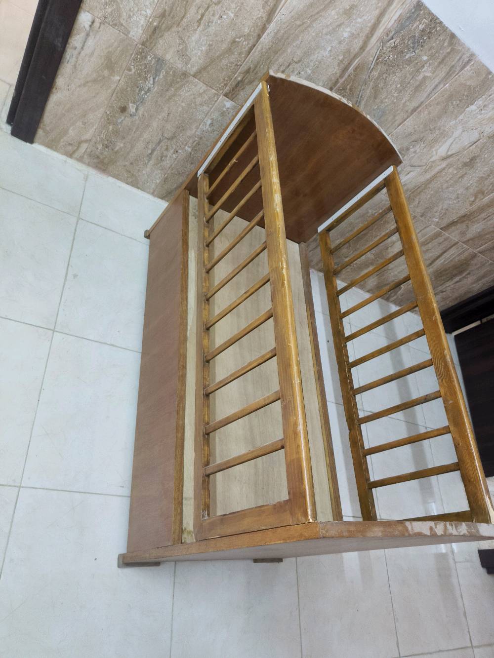 العنوان صلاح الدين تكريت
السلام عليكم غرفه اخشاب للبيع مستعلمه ونضيفه كلشي موضح بالصوره السعر 600 الف وبيها مجال بسيط 
النقص :
كومدي واحد 
زاويه ملابس 
الرقم ***********
الرقم الثاني ‏‪***********‬‏
ما هو موقع البائع؟: 
تكريت