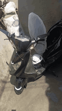 سلام عليكم دراجة سكنس فحل ياباني دراجة شلعة ومعدل بدل بيهة بس زنجيل لمكينة كهربائات شغالة كلهة
دراجة رايدهة ب780 والله دراجة نضيفة ومحافض عليهة بس اريد ابيعهة واجيب دراجة اشتغل بيهة دلفري 
متواجد ***********بس واتساب
