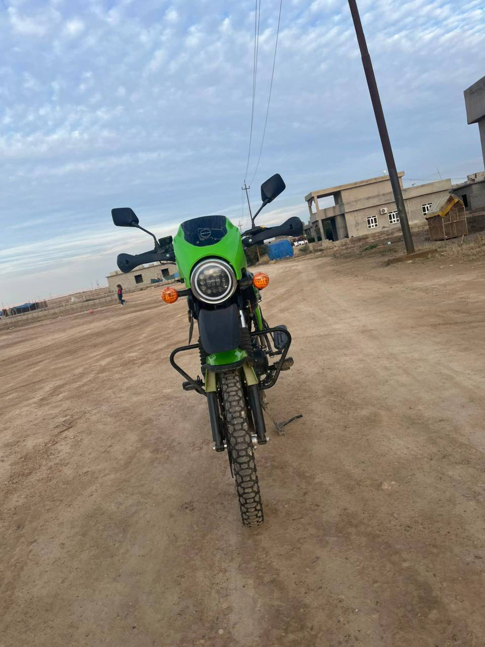 اسلام عليكم موطور دايوان 25 نضيف بعدو والله صارلو 20 يوم وسعرو مليون 450 وبي مجال لشراي نتراهم لتفاصيل  عل هاذه الرقم***********
