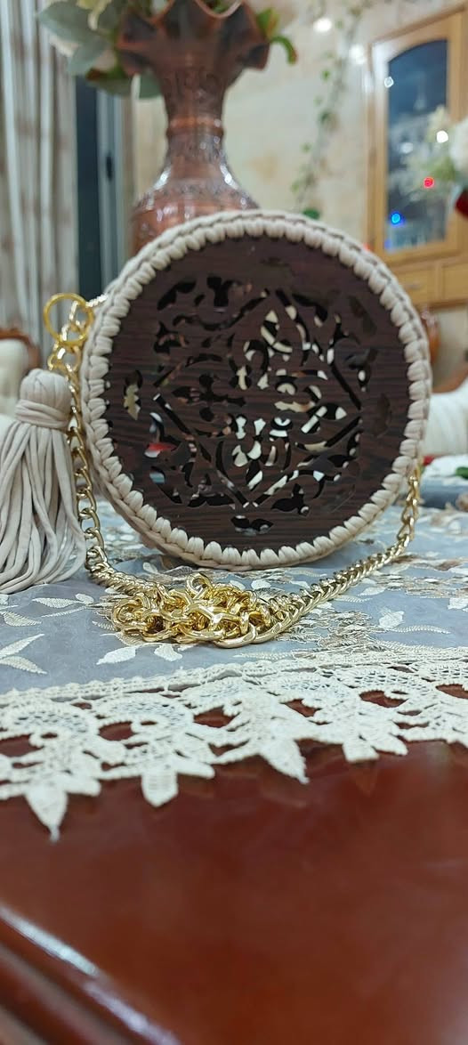 حقائب بخيط الكليم والوجه خشب🌹
السعر ١٨ألف🌹
بدون بطانه فقط سحابه🌹
يوجد خدمه توصيل🌹
كربلاء ٣٠٠٠🌹
بغداد ٥٠٠٠🌹
محافظات ٦٠٠٠🌹


**إذا كنت صاحب هذا الإعلان وتريد حذفه لأي سبب، رجاءا أرسل رسالة إلى الدعم الفني**