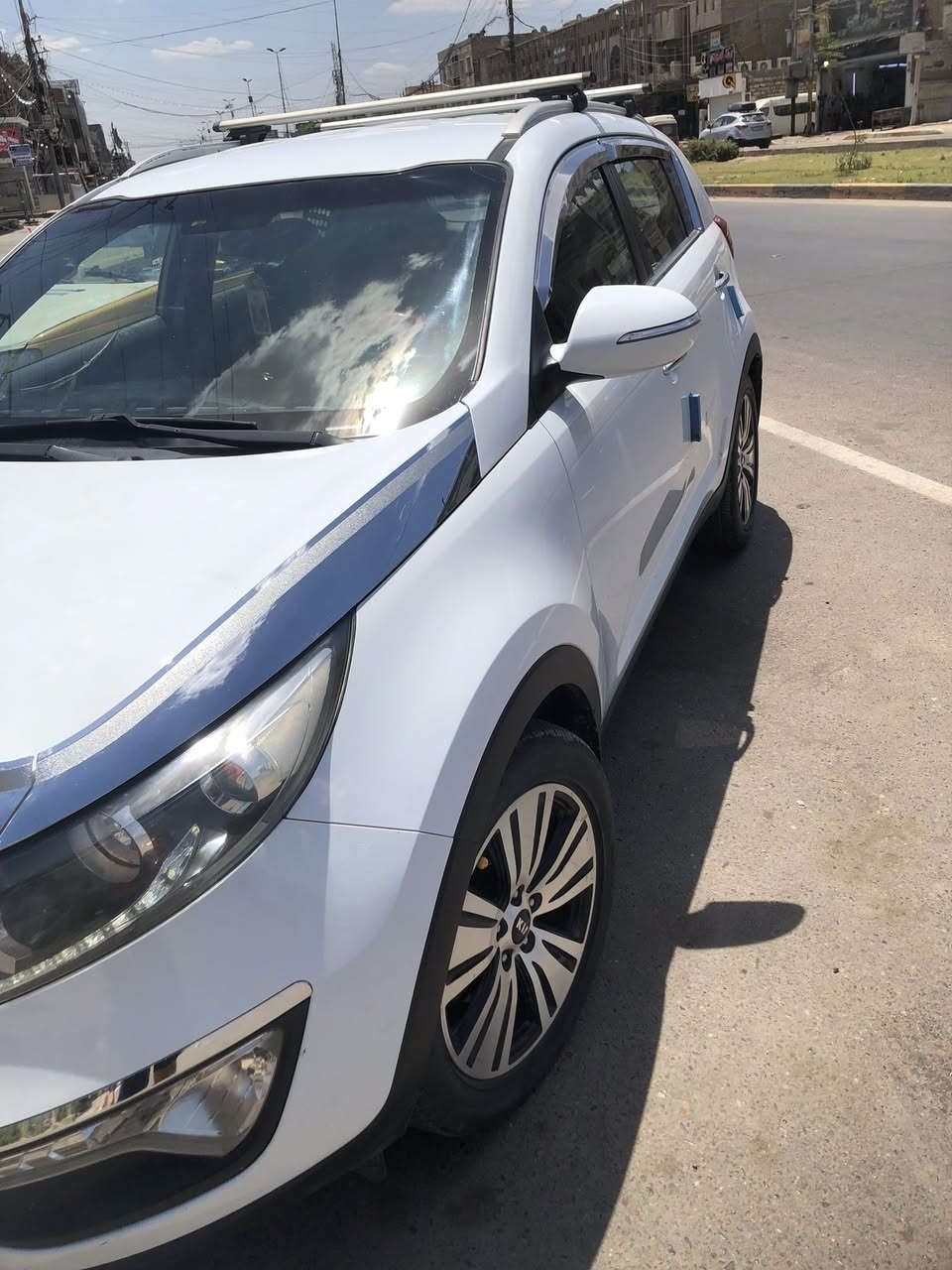 سبورتج ١٥ مكفولة من الصبغ والحار والتبديل مال جناي برغي مابيه نقص بطارية جديدة صدر موبس جديد تخم تاير صيني دوشمة اصلية كشنات جلد وارضية جلد تركي ادامة كاملة لمنظومة البانزين اني مستوردها السعر ١٤٣ $ للاستفسار *********** بيه واتس مكان الشعب
