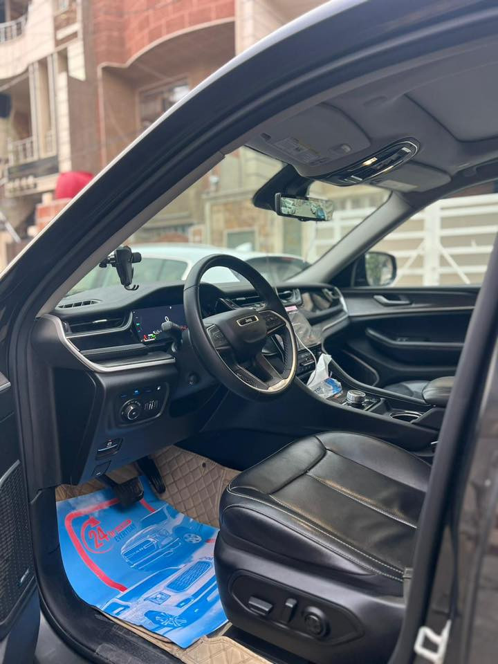 JEEP LIMITED 30TH (4xe)
جيب لمتد ثلاثينيه هايبرد بانزين كهرباء شكل اوفرلاند فول مواصفات
السيارة مغلفة كامل PPF ضمان ١٠ سنوات الون اسود شذر زيتوني 
يعني متغير بنهار زيتوني بليل اسود
الحادث ٣ قطع  
السيارة ماشية ٢٢ ميل
السعر:34 وبيها مجال
فقط واتساب :***********
