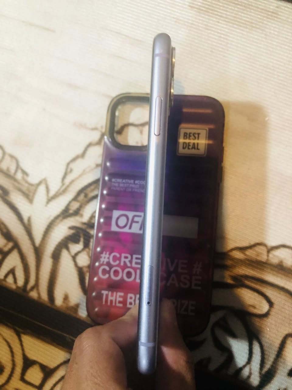 للبيع ايفون 11 عادي فقط بطاريه مبدل من شريكه بطاريه 83 ذكره 128 بقي كله شغال
رقمي ***********
