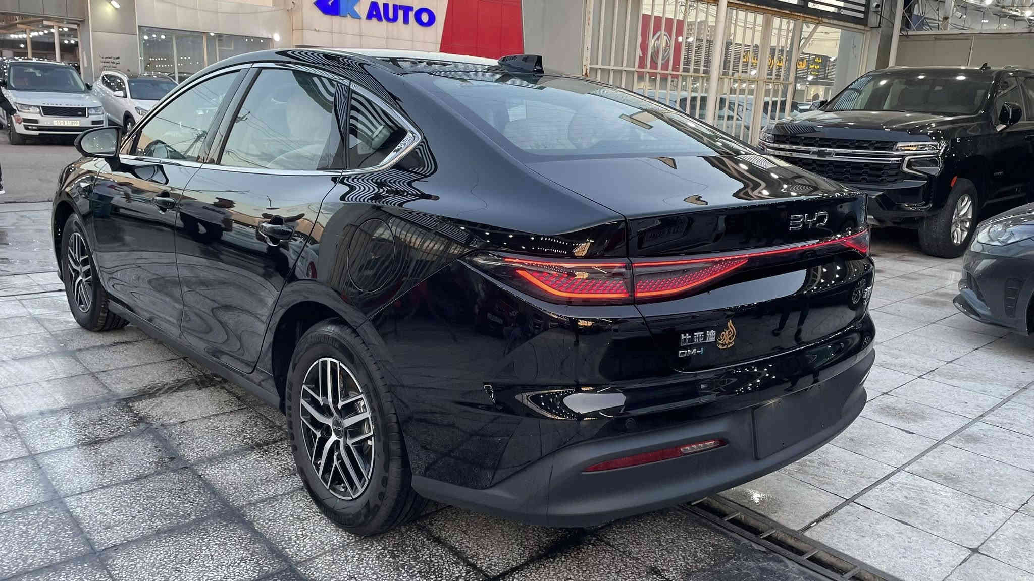 السلام عليكم 
22,000,000  السعر شامل الدلالية صافي 

فول مواصفات 13 كامرة فتحه سقف داخل ابيض 

📞***********

_________________________

توفر لدى معرض الزاد BYD بلگن هايبرد ☑️2025

BYD Sael 5       سيل 5     فول مواصفات  

السعر /🔥🔥🔔22,000,000🔔🔥🔥مليون دينار

انسب الاسعار شامل عقد المعرض ( الدلالية)

معرض الزاد  ***********📞

المواصفات/تتميز السيارة بثلاث انظمة 

 هايبرد & بانزين & كهرباء شحن منزلي 60كيلو تمشيك 

كارت +بصمة + كيبل شاحن والعدة كاملة بالصندوق 

فتحة سقف 

13 كامرة محيطية 

كرسي كهرباء 

داخل ابيض ملكي 

شاشة وسطية كبيرة 

رادار امامي وجانبي 

حساسات

حجم المحرك 1.5

شاشه اصليه 

سايد بريك كهرباء

دشبول شاشه ديجيتال

اوتو هولد

مفتاح التشغيل بصمه 

تشغيل عن بعد تحكمات مقود

اوامر صوتيه

منفذ طاقه

منافذ شحن

مقود جلد حياكه

دخول ذكي

3 وضعيات قيادة

اشاير بل مري

تتسع المقصورة ل 5 ركاب

المقاعد جلد رياضي وكهرباء 

اريل نفكيتر

اناره داخليه LED

لد امامي LED

‏LED بك لايت

قطعتين تبريد 

مثبت سرعة

حجم الاطار 16

مانع تزحلق

شاحنه خلفية

كير ماوس

البطاريه ليثيوم الاقوى والاطول عمرا في عالم الهايبرد 

جميع عدة السيارة في الصندوك 

المثلث _كيبل الشحن المنزلي _فوم الاطارات 

العنوان /معارض البياع _الشارع الثاني _معرض الزاد 

📞***********

📞***********
