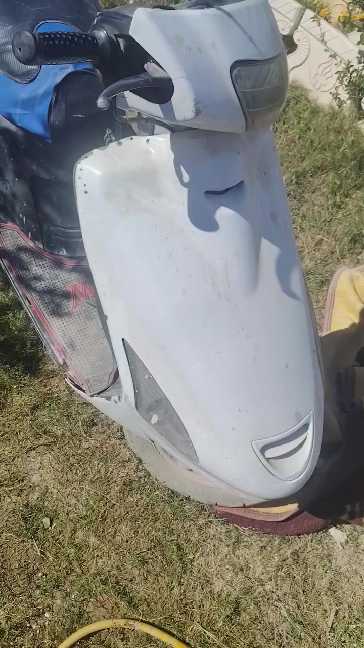 سلام عليكم دراجه البيع محرك مجفت بس ناعمه كلش وحلوه متروكه واليوم شغلته سعر 200 وبيه مجال قليل ***********
