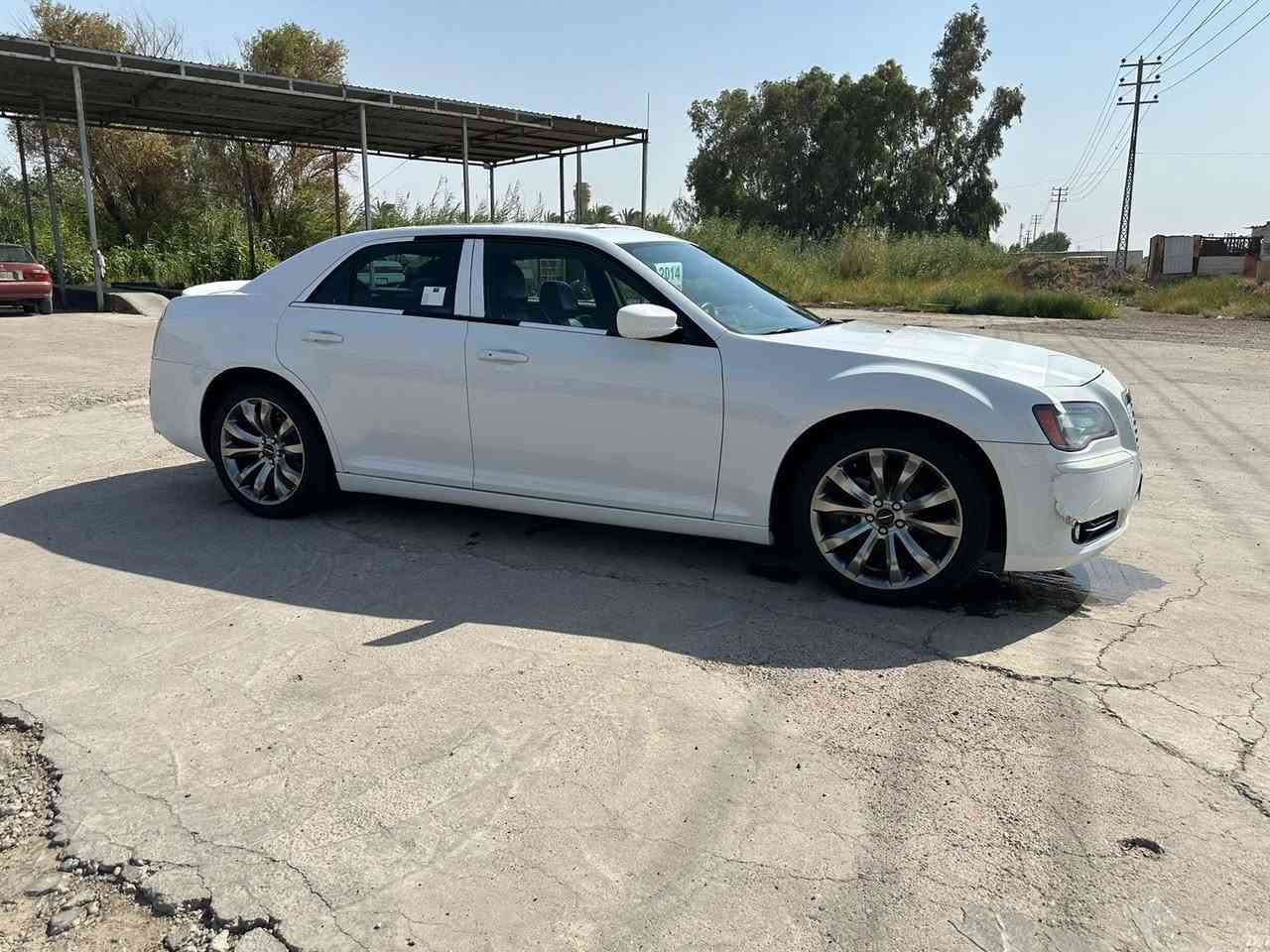 2014s
اكلين 
كفله عامه 
رقم سليمانيه 
ما شيه 133ميل
***********
مكان سياره ديالى
