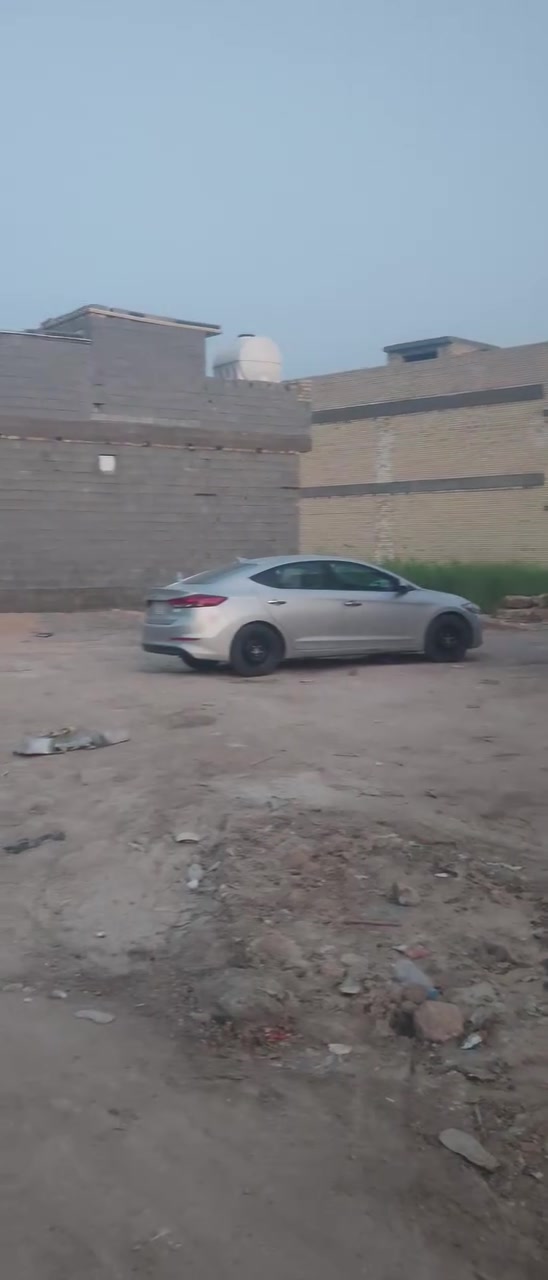 بيت للبيع. 400متر حي الرباب.
بيت مرتب وحلو 
سند 25قرار. مرمم جديد
نقصه بس مي وكهرباء
عنوان البيت كربلاء قرب اسيطره البراهيميه حي الرباب
يبعد عن الشارع العام 600متر خدمات كامله وتبليط وارصفه مشتغلي جديد
للتفاصيل اكثر.
*********** وسام ال كميش
*********** مختار الاسدي الاسدي
