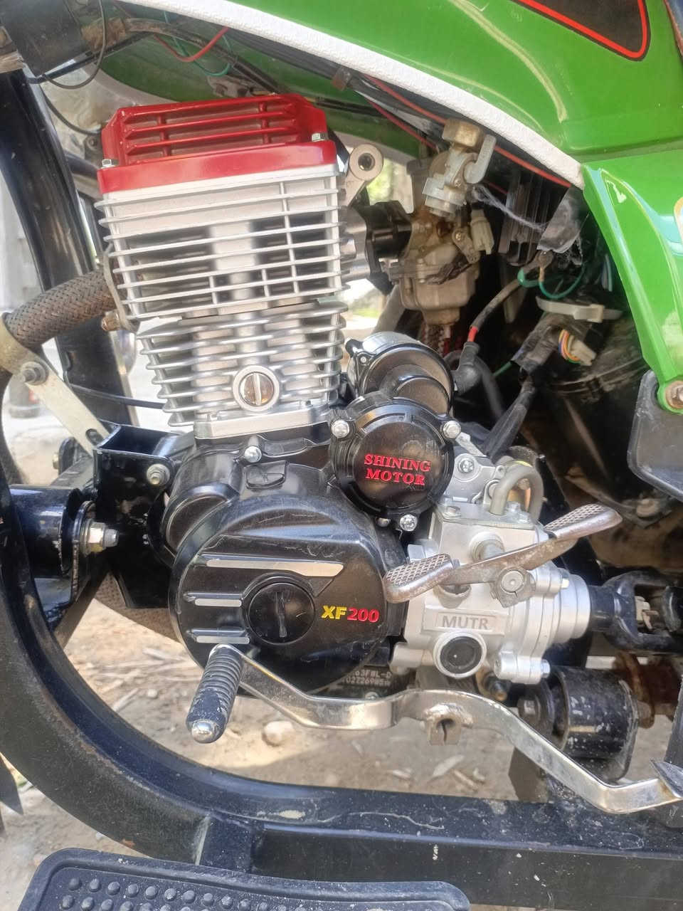 للبيع مكينه 200 مكفوله كفاله  عامه استخدام شهرين بس  رايدها 300الف وبيه مجال قليل  الشراي يخابرني مكاني نجف ناحية الحيدريه  عمود 550 الرايدها يخابرني  ***********
