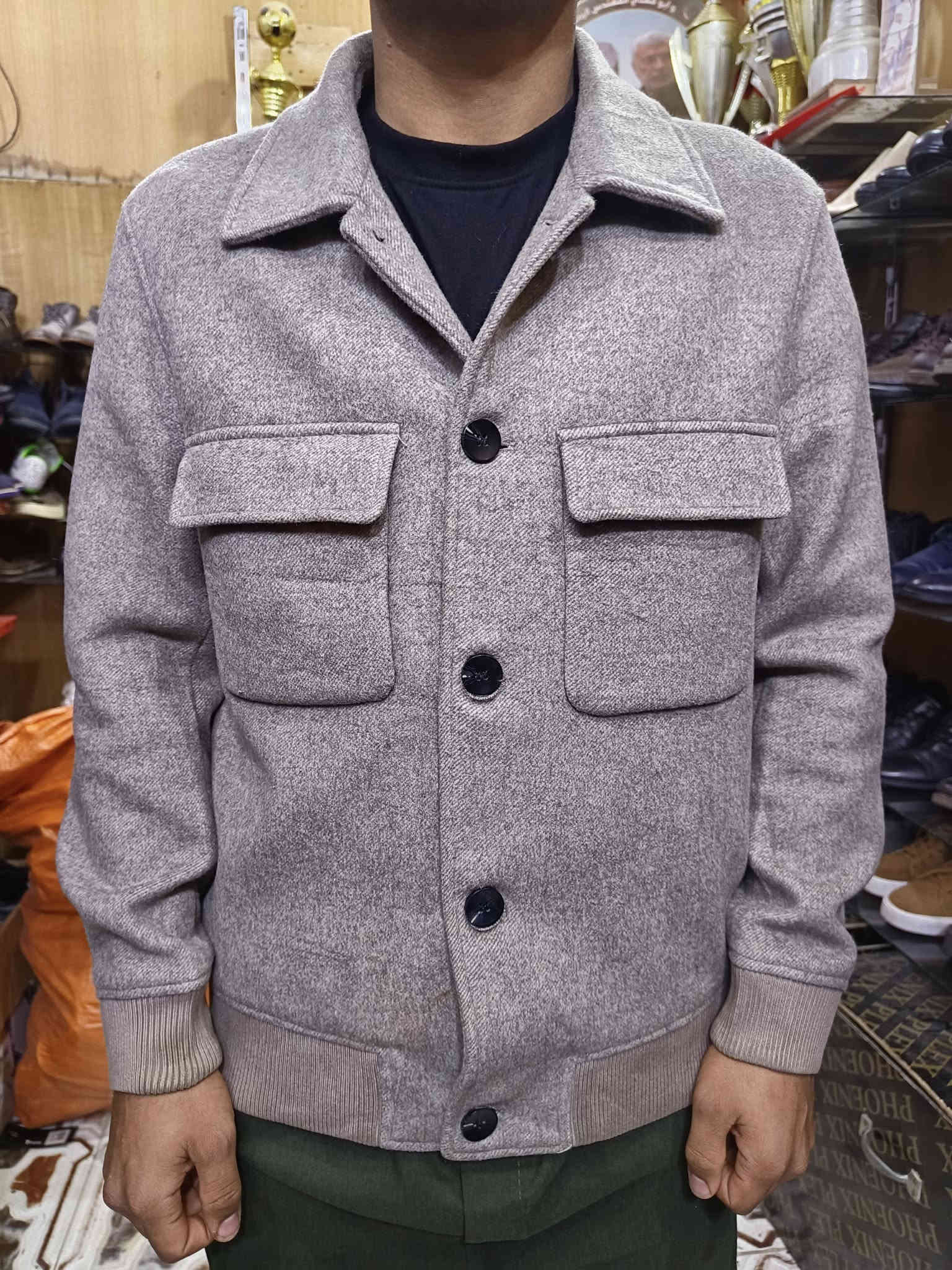 كوت رجالي باله
بجامه رجالي باله 
العنوان الماجديه شارع الملعب 
قرب السوق محل ابوذر 
***********
