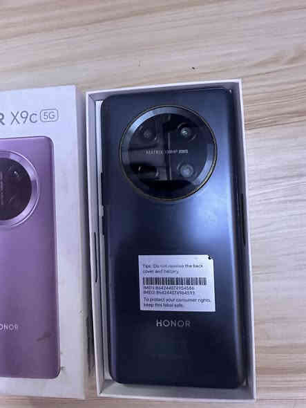 هونر x9c 5g الجهاز نضافه 100‎%‎ مشكلته الوحيده الكامره الخلفيه تشكل وبطاريته تشحن لحد ال 50% وتوكف جهاز سعره قفل 135 بدون عمله نهائيا ابيع هيج عل وضعيته 
للمعلومه جهاز فول تكنيك اتصال كلشي تصفح ماعدا الذكرتهن 
مدينه الصدر او شارع فلسطين
***********
