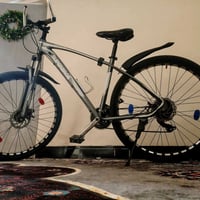 بيسكل حجم 29 يباني  x6 السعر 150 الف وبي مجال وهاذا رقمي 07711703966