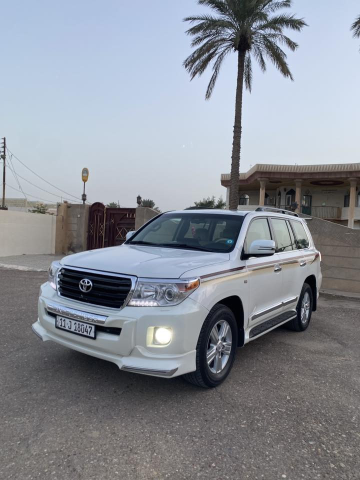 تحية طيبة :: لاندكروز GXR 
موديل 2010 
مكفوله كفاله عامه  
رقم بغداد دولي جديد بأسمي 
تحويل ثاني يوم 
محرك كير كفاله عامه شرط مامفتوح 
سياره كلش نظيفه كلشي على البلاد عدا الدعامية الأمامية محدثه 2015
سياره ماشيه(200)

الاتصال 
***********
***********
