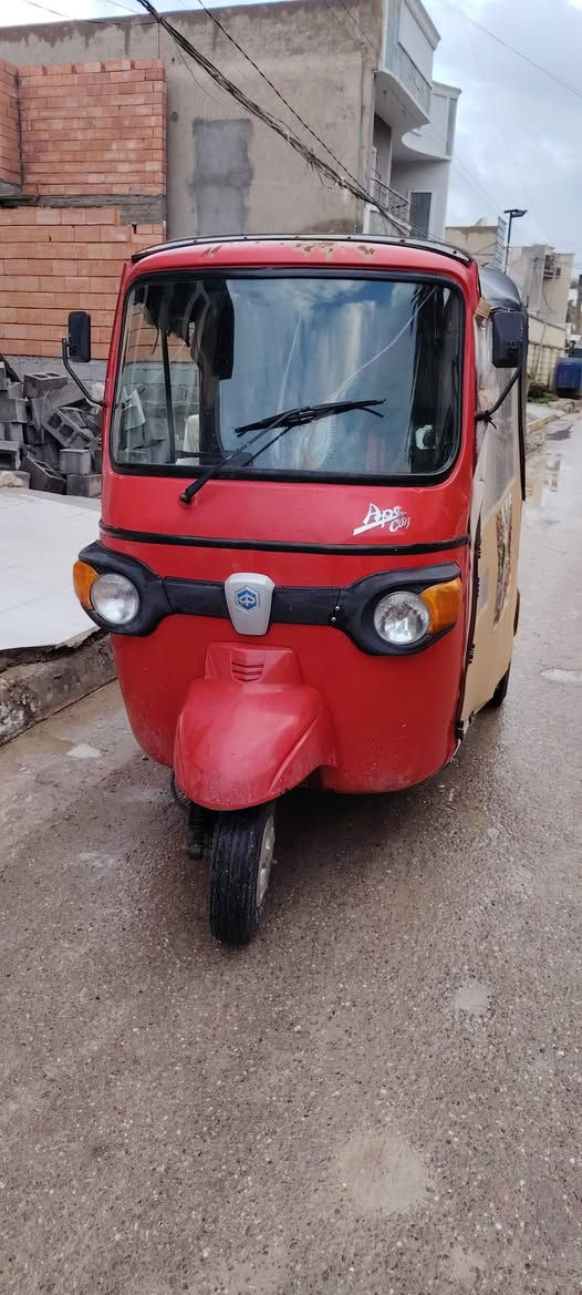 السلام وعليكم تكتك بياجو كامله باتري جديد تخم تاير جديد
ضفيره جديدة مديل 18 طالعه ب 19 اوراق كامله رقمي *********** السعر مليونين ونصف
