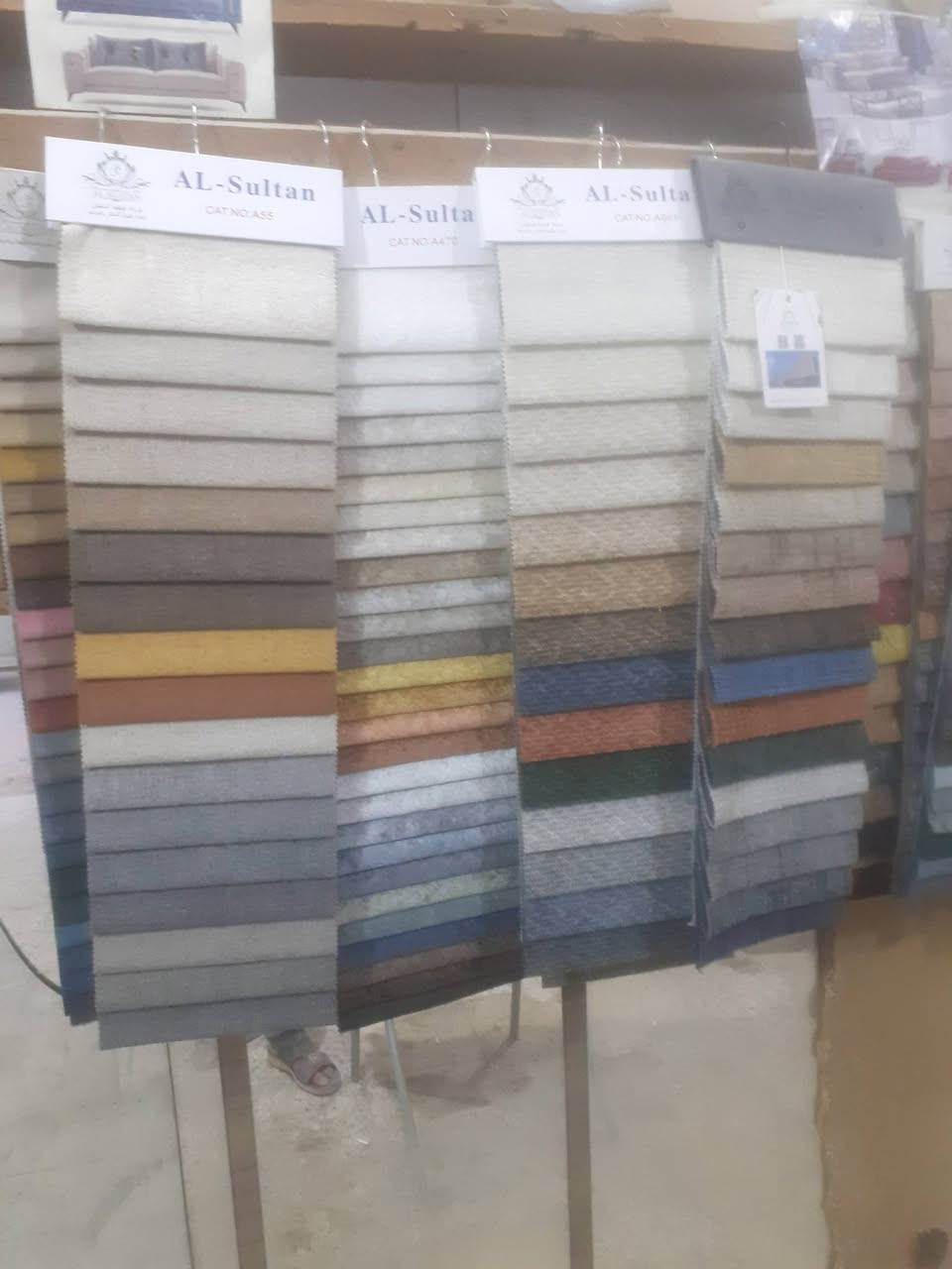 دوشمه ونجاره صفين حيوته التميمي عمل جديد ومستعمل ت*********** وتصليح وصبغ كافه انواع الأثاث المنزلي داخل السوق الفرع المقابل ماكولات رائد مجاور المخبز عملنا حسب الطلب
