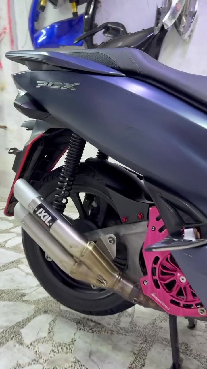 سلام عليكم دراجة pcx جيل الثالث مزودة ماليزي ماصالهة ٣اشهر من نزلت من رمبة نضافة فول العنوان بغداد مدينة الصدر سعر ١٦ونص (***********)
