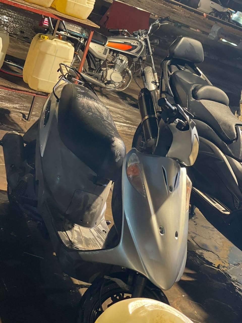 سلام عليكم دراجه ادرس ياباني قديم للبيع دراجه خير من الله كهربائيات شغاله مكينه نضيفه نقصها بس استان وسط فقط السعر 550 وبيها مجال مكاني كوت الشهداء هذا رقمي ***********
