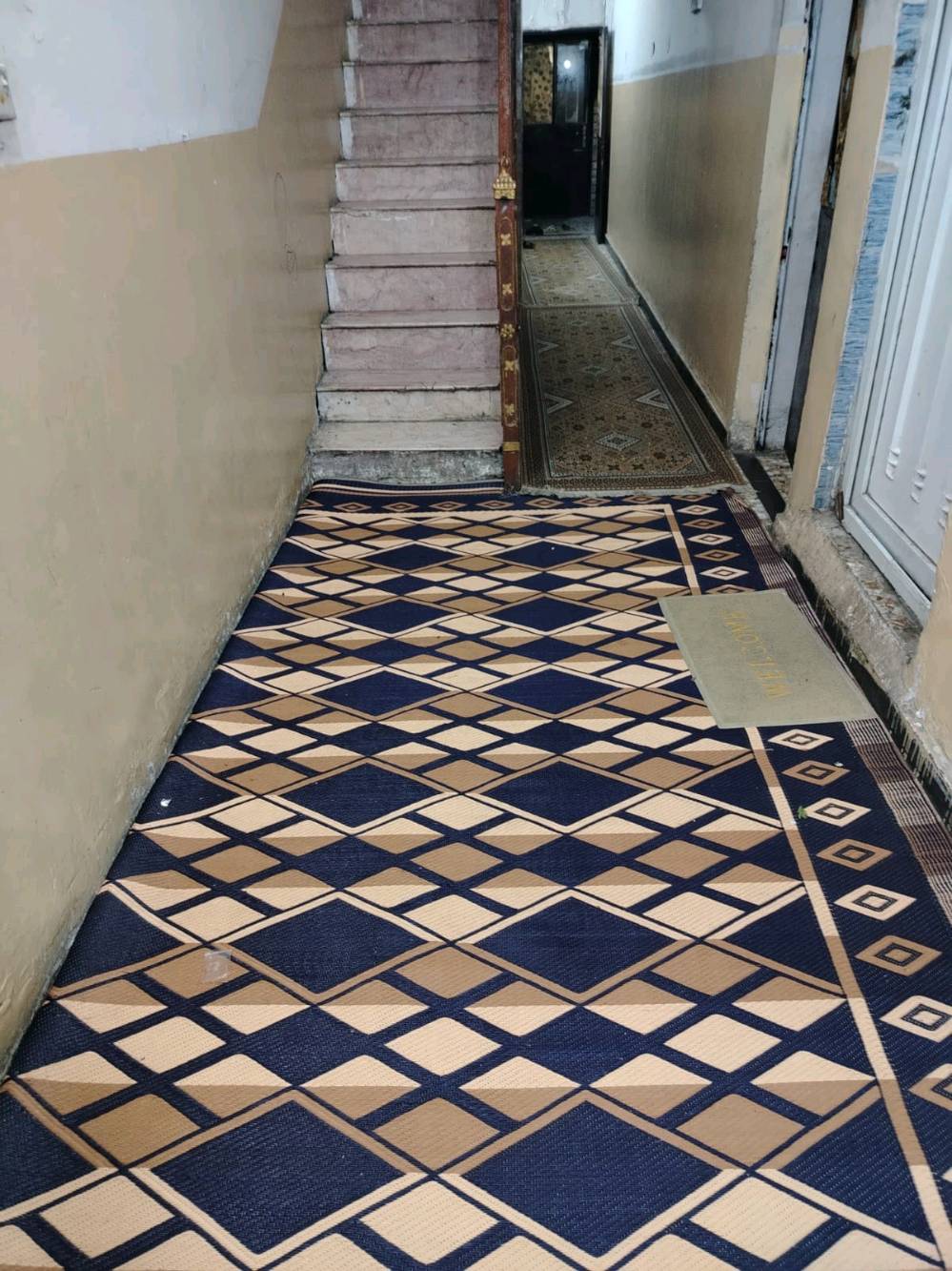 بيت للبيع  طابو ملك صرف المساحة  150 متر مربع في مدينة الصدر /الاورفلي قرب جامع المصطفى /الاستدارة الأخيرة  الفرع قبل الأخير باتجاه المنتزه 
البيت مكون من طابق واحد يحتوي على أستقبال و غرفتين نوم  وصحيات  وكراج واسع
للاستفسار الاتصال او  المراسلة عن طريق الواتس اب
ما هي مساحة المنزل بالمتر المربع؟: 
 150
ما هو سعر المنزل المطلوب؟: 
بالاتفاق 
في أي مدينة أو منطقة يقع المنزل؟: 
مدينة الصدر/ الاورفلي/ قرب جامع المصطفى 
هل لديك تفضيلات معينة بخصوص المشتري؟: 
البيت طابو ملك صرف طابق واحد يحتوي على كراج 
واستقبال وغرفتين نوم