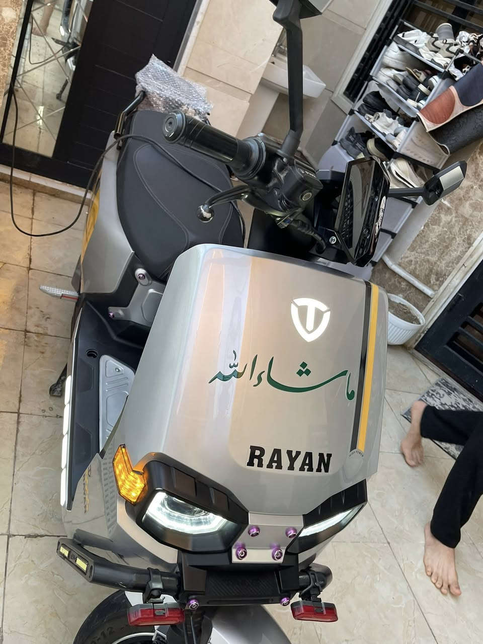 السلام عليكم دراجه وحش الكون دراجه نضيفه تخبل تجي واشوفهها ملف 2000 سرعه85حقيقي الدراجه حلوه نضيفه بيها مثبت سرعه وبيها تضام رجوع للخلف مكاني سيديه سعر 850بيها للجيه هاذا رقمي***********بي وتساب هم
