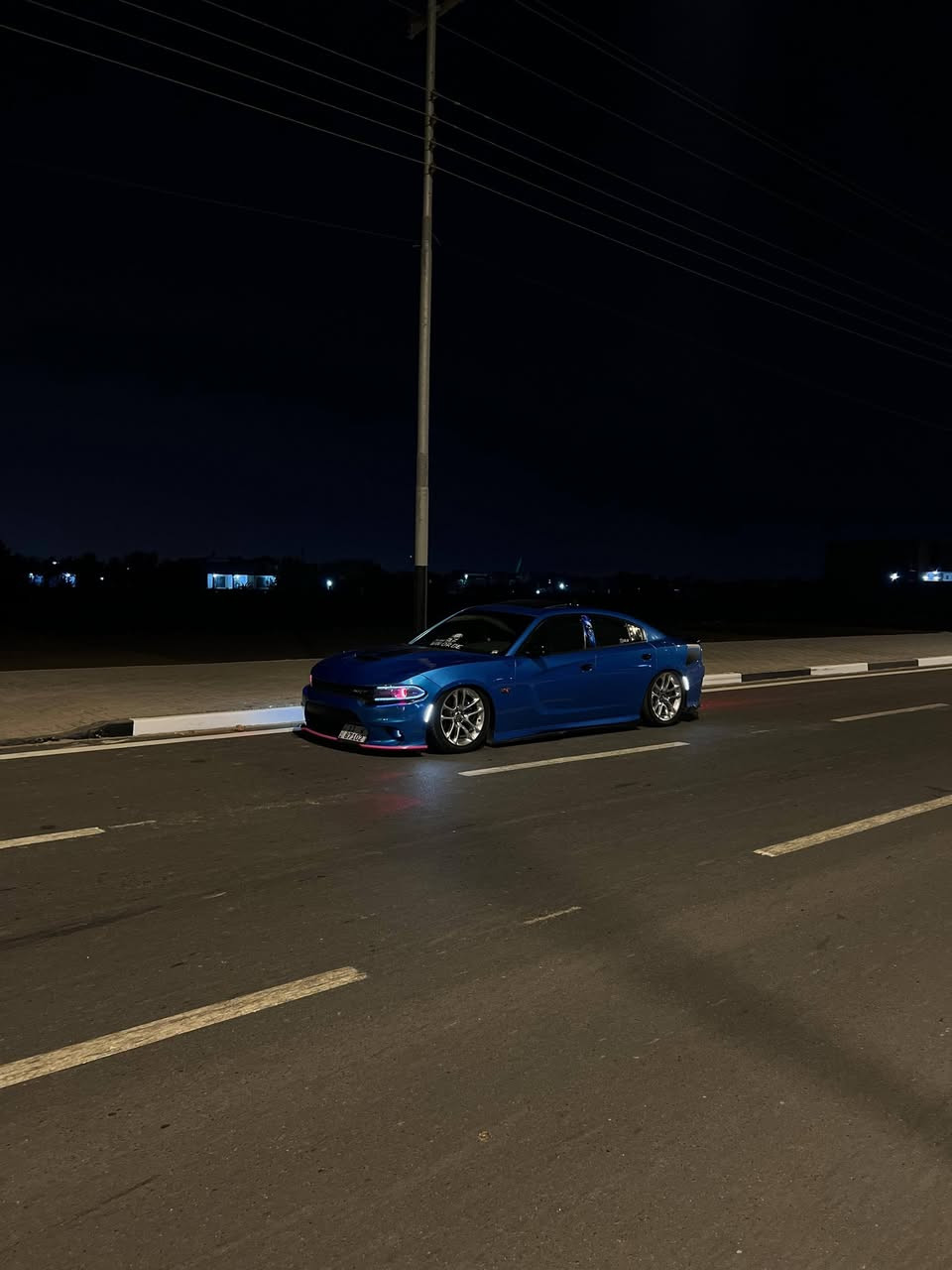 السلام عليكم جارجر مديل ١٨ مرمزه ١٩ فول الفول كفاله سياره عده دعاميه الاماميه فقط صور الحادث بل منشور محرك ٥٧٠٠ عليه برمجه وصوت يخبل عليه جوبلس وبيه اشتي باور يعني انته تتحكم بل صوت بل رموت وبسمي سياره تحويل ثاني يوم رقم جديد دولي وسياره احله من صوره  رقم راعيه ***********/***********
