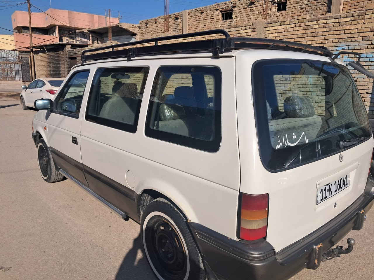 دوج كلايزر قصيرة 7 راكب 
موديل 1991 بغداد عندي وكالة باركود بأسمي وراعيها موجود سنوية لغاية شهر العاشر 2028 
صبغ عام 
محرك 3000 جيد
  كير كهربائي جيد 
بطارية جيدة
تخم اطارات 90% نظافة 
مقدم جديد 
تخم دسك + بنز، عمبار مع بريشر ياباني راس الثور جديد سايد بريك شغال 
 تبريد فقط كمبريسر ضعيف والباقي مشروط   
كهربائيات كلها شغالة
قفل ريمون 
شاشة تاب تحتوي علئ كامرة البگ( R) كامرة داشكام امامية خلفية داخلية 
السعر 55$ بي مجال قليل العنوان الديوانية قضاء الشامية .
موبايل 
***********
