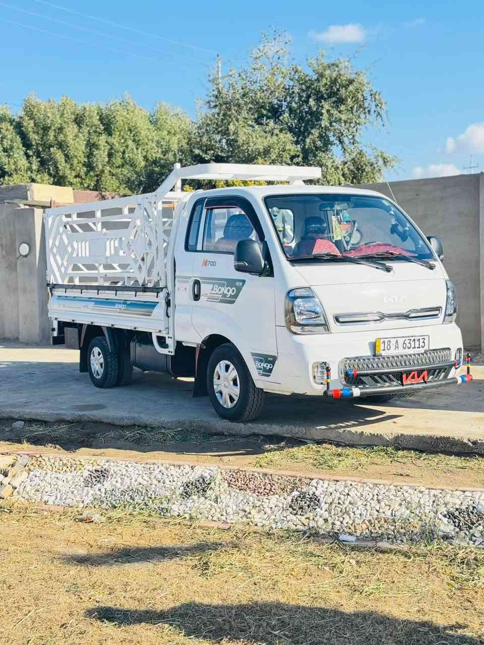 سلام عليكم سياره كيا حمل موديل 2023مكفوله كفاله عامه 
رقم بابل رقم جديد نكليزي 
ماشيه 74الف
سياره جديده 
سعر 152وبيها مجال بسيط 
العنوان بابل جبله
***********
