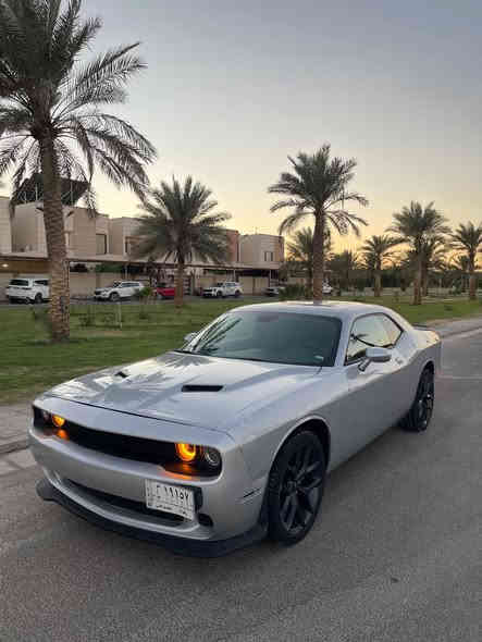 سياره جالنجر موديل 2020 وارد كندي السياره نفس مواصفات الوارد الخليجي العداد بالكيلو متر 
فئه السياره xst تفاصيل السياره معروف تبريد قطعتين 
السياره سليمه من اي حادث قوي ماعدا البارد يعني ما بيها اي قطعه صبغ والايرباكات كلها سليمه وشرط الفحص فقط بارد يعني السياره شبه الكلين 
السياره بيها بوليش جديد زوج تايرات جديد وحداديه كامله امامي خلفي جديد يعني الي ياخذها ميحير بيها فقط ترتيبات بسيطه وصورها موجوده السياره مكفوله شرط الفحص 
ملاحظه / شاشه المسجل طاكه وتبديلها كلش بسيط مجرد ضربه صارت بيها وسعرها هم بسيط 
السياره ماشيه 120 الف كيلو 
شلعتها ما شاء الله 
السياره سعرها 180وبيها مجال وتأمرون 
للتواصل ***********
