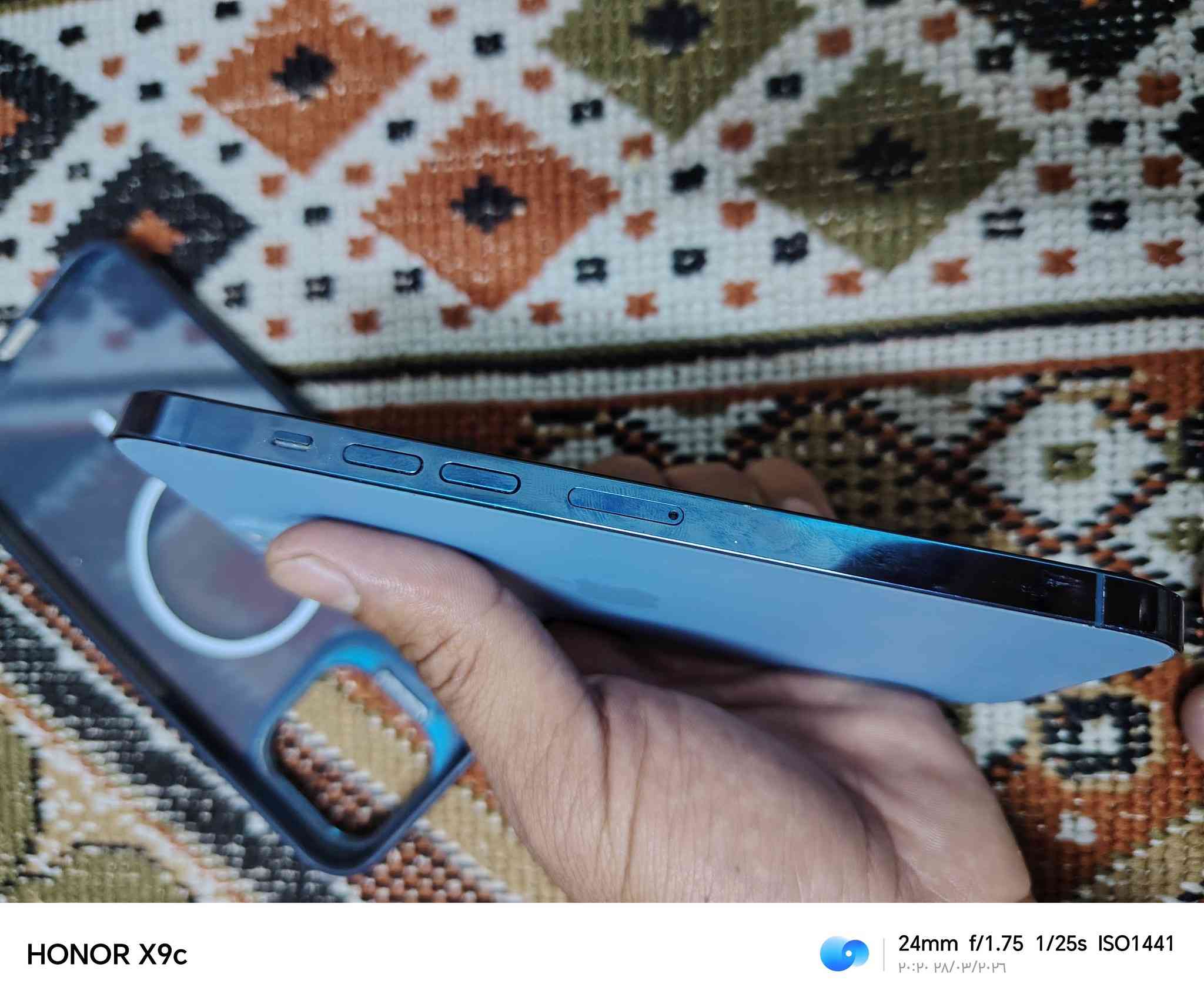 السلام عليكم ايفون ١٣ برو ماكس الواي فاي ميشتغل بس السيم كارت شغال البيانات مبدل بطاريه اصليه وشاشه اخت الاصليه والصوت الاتصال مايك ب ٣٥٠ قفل قفل
***********
