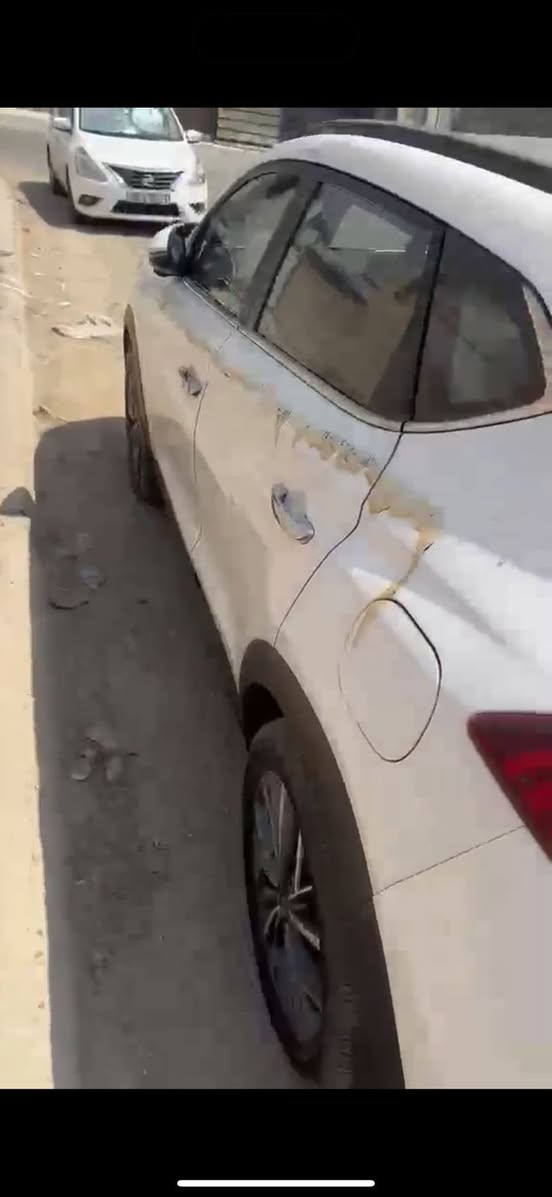 • بانوراما كهرباء
• مقاعد جلد
• الكشنات الأمامية كهرباء
• المرايا الجانبية كهرباء + شفط
• عدسات الإضاءة الأمامية (5 عدسات) وتتحرك يمين ويسار مع الستيرن
• إضاءة أمامية وخلفية LED
• بك لايت خلفي LED
• شاشة كبيرة تدعم البلوتوث وكاميرا
• كاميرا خلفية
• تحكم بالستيرن (صوت، اتصال، شاشة)
• مثبت سرعة (كروز كنترول)
• مودات قيادة (سبورت / عادي / إيكو)
• بصمة تشغيل (ستارت)
• بصمة أبواب
• سنسورات أمامية وخلفية
• نظام مانع انزلاق
• نظام تثبيت السيارة
• ABS
• Airbags
• تحكم كهرباء بالقزازات
• تكييف قوي
• جنوط ألمنيوم
• سيارة نظيفة وجاهزة للفحص

السيارة ، كاملة ومبيها اي نقص ، من مُحرك من گير والخ ، تفحص وتشوف بعينك ، تخم تاير قبل شهر مبدل الها جديد .
الضرر الي بگشر السيارة بسبب ناس متخاف الله ، ذبت بطش وانهزمت ، وخليتلكم صور السيارة من يوم الحادث ، گشر السيارة متصلح فقط خليت عليها فابلون ابيض كامل 
السيارة 2019 وارد خليجي ، ماشيه ٩٠ الف km والسيارة فول 
السيارة رايدها ب ١٥٥ ، يعني شد و٥٥ ورقة 
وبيها مجال .

0771 417 7668
