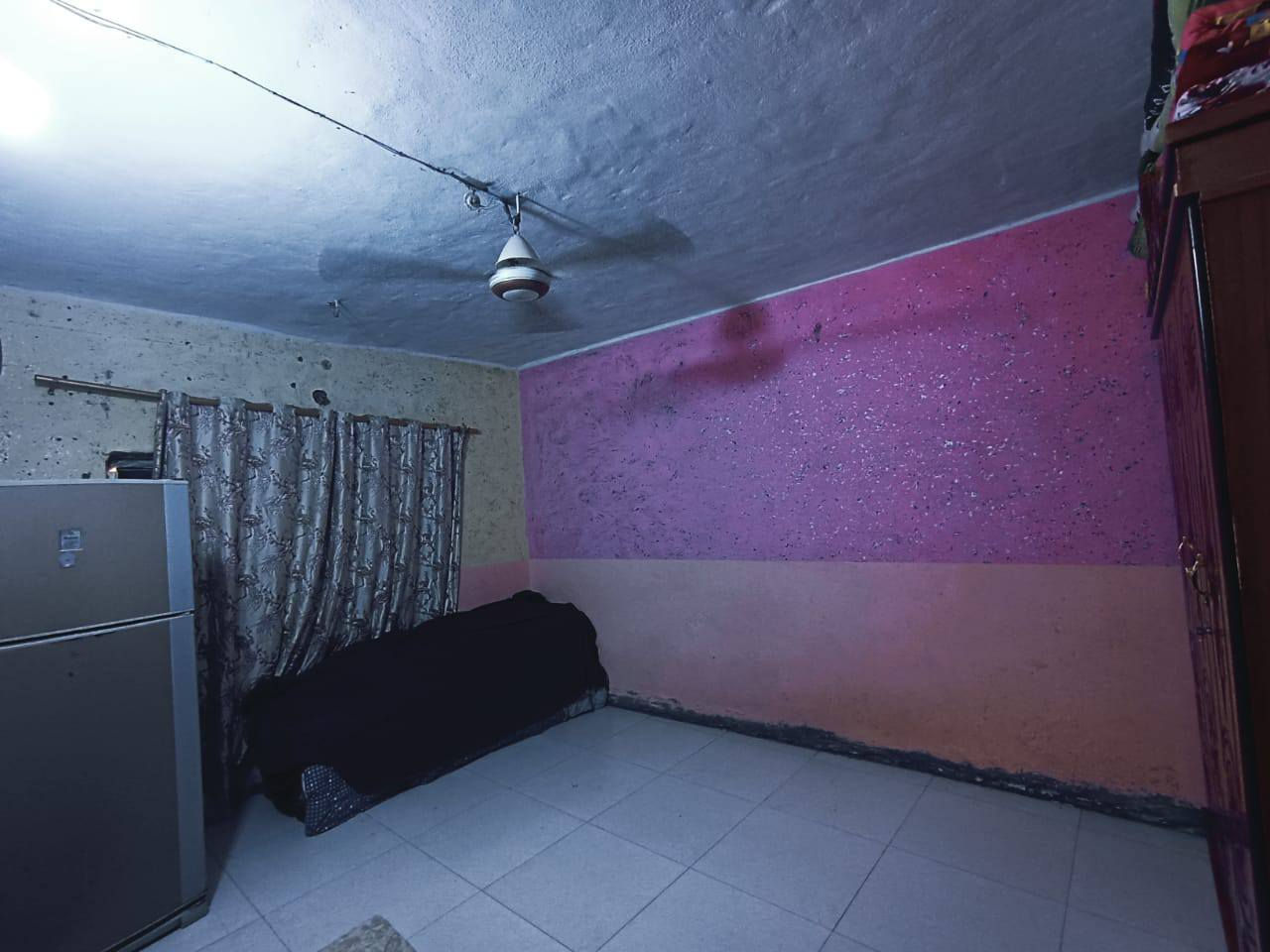 السلام عليكم دار للبيع في منطقه التضحيه قرب مركز شرطه الفداء مساحه الدار 215متر البيت 
متكون من 

غرفه نوم 2✅

مطبخ ✅

حمام داخلي ✅

صاله ✅

ديوانيه كبيره ✅

طارمه كبيره ✅

صحيات خارجيه ✅

منور محيط بل دار ✅
للتواصل ***********
