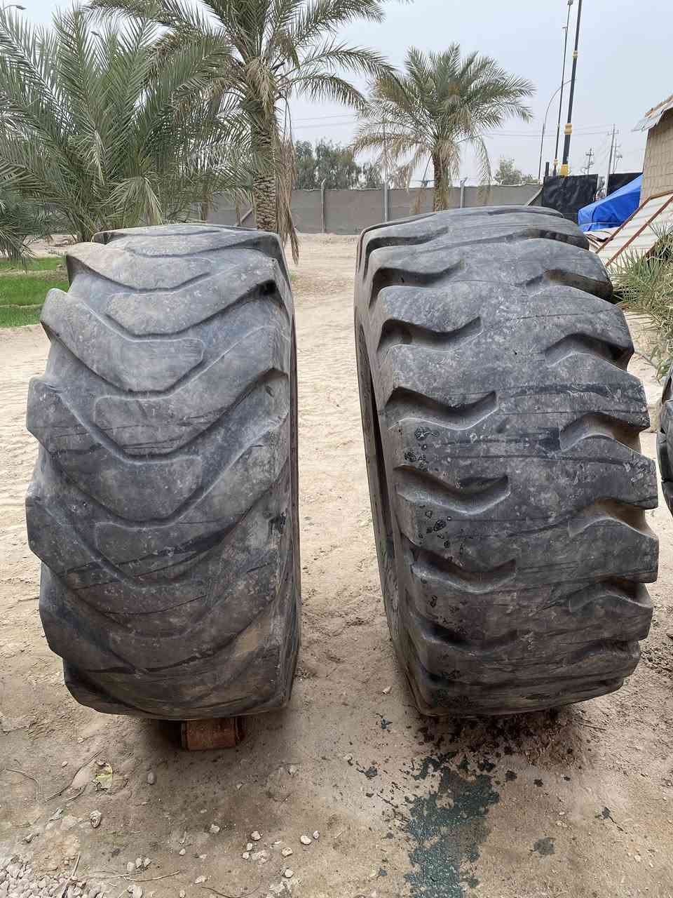 للبيع تايرات شفل حجم 23.5ع25 العدد 4تك كربلاء ***********
