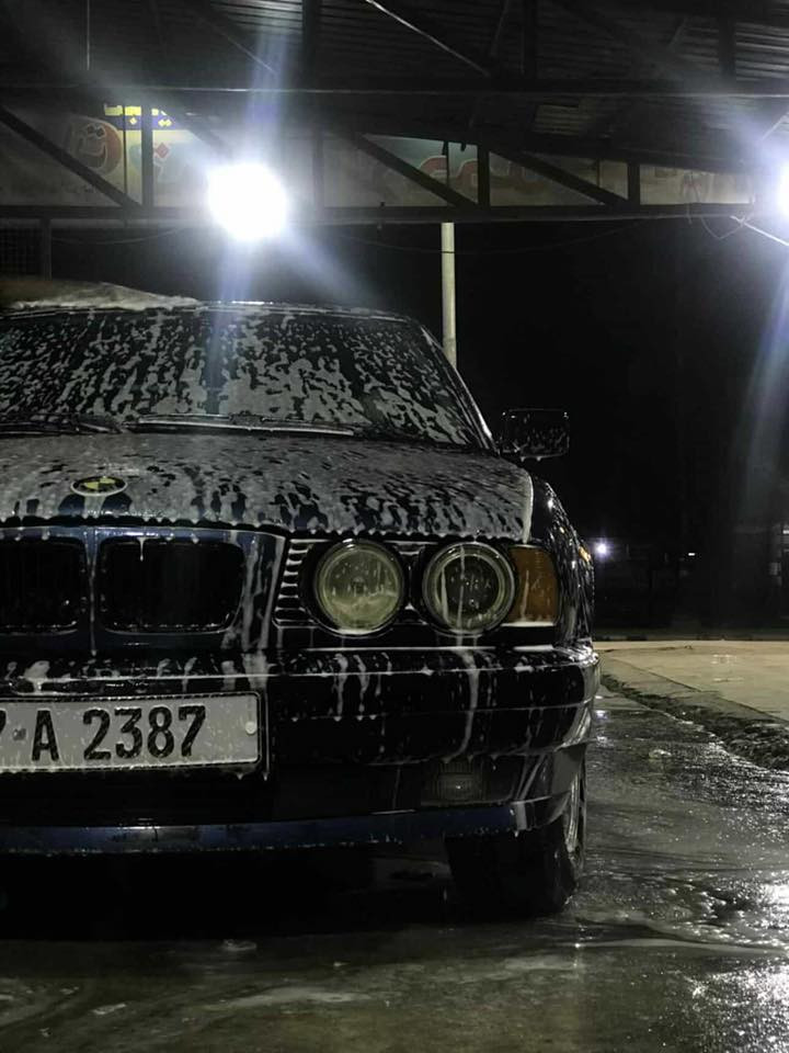 ‎مكينة 6 سلندر گير  عادي
ويل M والويل اللي بالصورة قديم هسة شديتلها ويل M 
‎حدادية حلوة وتبريد شغال بس فاتح الكمبريسر موجود عندي وصرفيتها تخبل
*********** 
سعر 40 وبيها مجال قليل 
ادوات شعدك نزل مراوس
