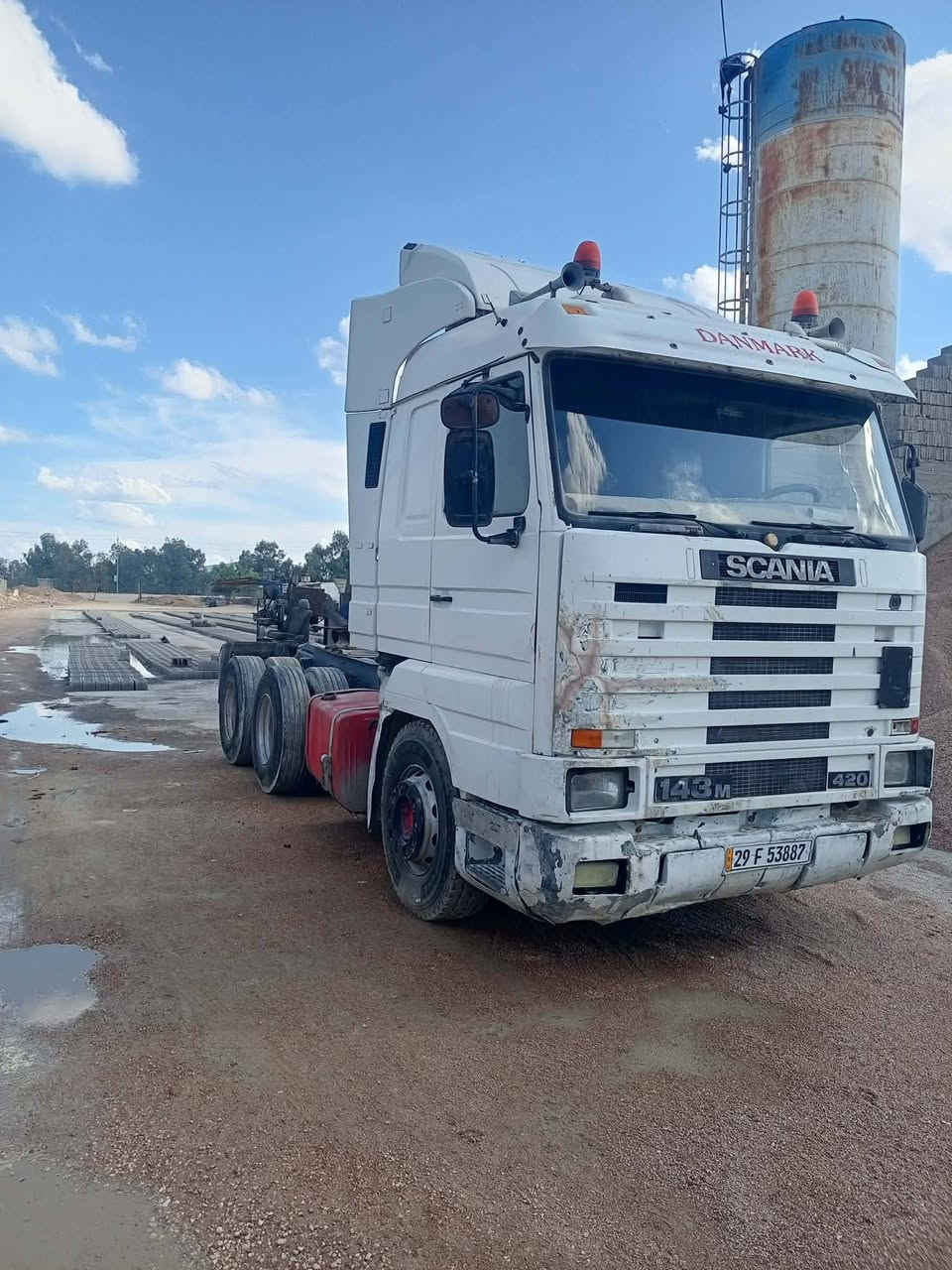 سلام عليكم سكانيه للبيع 
رقم جديد تريد وكاعه او تحويل
مكينه ١٣٤ 0 ٨
كير 3 في 3
مجموعه بومه تسك 
موديل ٩٥ سياره كلش نضيف 
يسر ١٧٠ بيها مجال 
مكانه نجف 
***********
