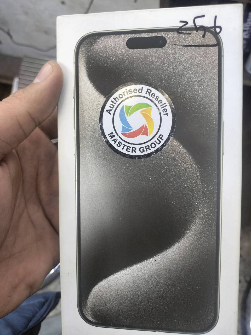 السلام عليكم 
15برو ماكس ماستر
 ذاكره256 
بطاريه90
مشحون220مره
رقمي ***********
مكاني مدينه الصدر 
او حي اور
