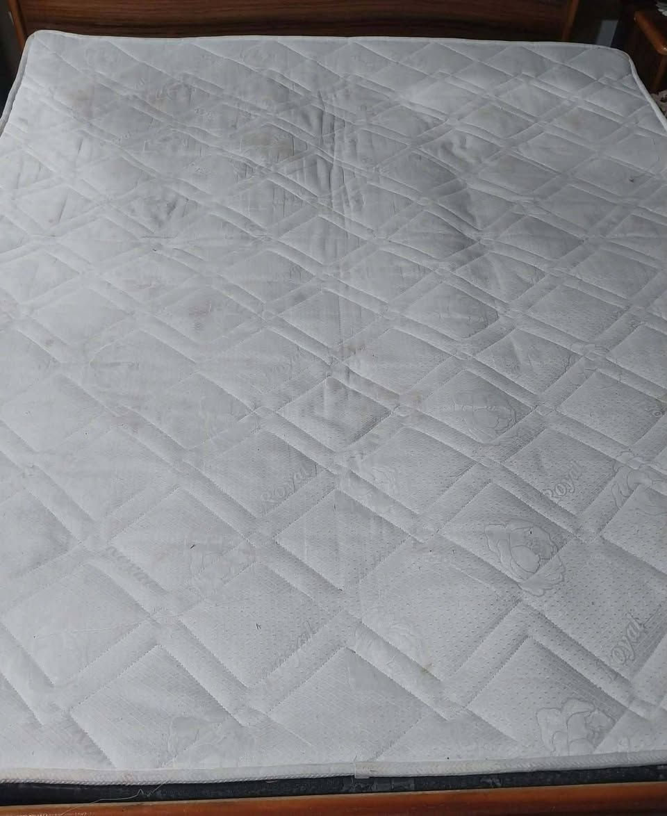 سلام عليكم 
دوشك ابو السبرنگ كلش نضيف استعمال قليل ابو الطبقه الطبيه السعر 50 العنوان عنه ***********
