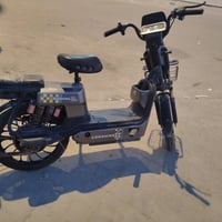 دراجه شحن حجم 20 شغاله بيها خمس بطاريات كبار سعرها 150 رقم 07714394412