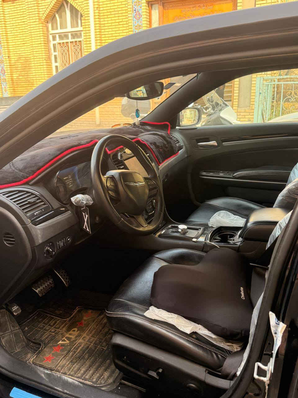 اوباما 2023. S 
بدون شرح للمواصفات سياره خير من الله فول للأخير 
رقم بغداد بأسمي سعرها285 بلاش والله 
***********
