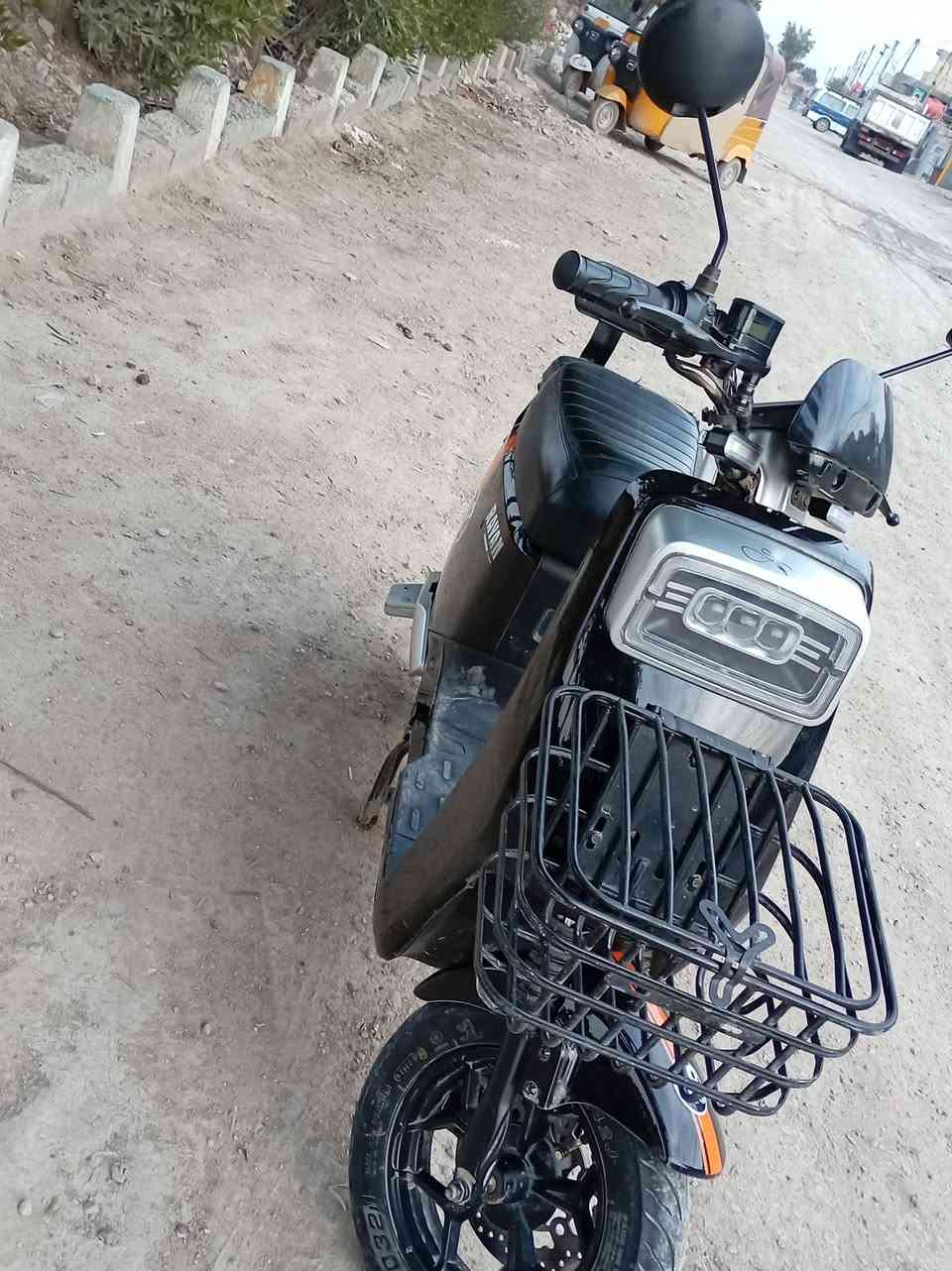 السلام عليكم شباب عرض دراجه شحن للبيع النوعيه الريان خمس بطاريات سرعه 60 حقيقي دراجه  دراجه كهربائيات كامله عالي ناصب كل شيء كامل طائرات جدد كفرات بلاديه الرقم للاستفسار ***********
