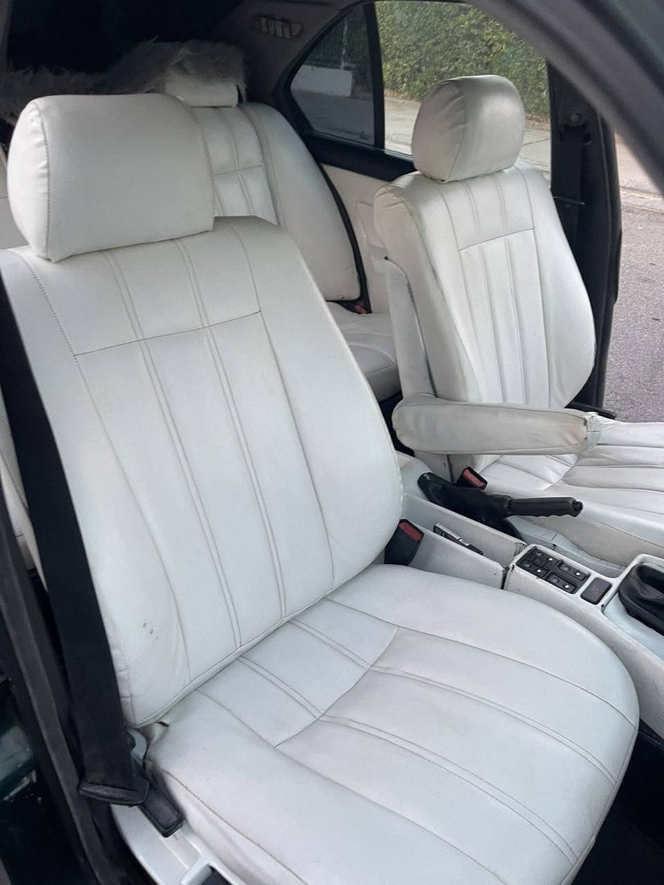Bmw 520i 1990
سلاید
کوشن جلد
جام کارەبا
٩ وەرەقە غرامەی لەسەرە پاش معامەلە دەیگەڕێنمەوە
گێڕ مەکینە ئەکسل کارەبایات بەشەرت
سەرف بوخار تەپە بەشەرت بەناو کردن بەشەرت
سبوغ حام لۆ جوانی بێ مەحجون بێ لێدان 
سەنەوی ٢٠١٦ یە نرخی ٥٠ محامەلەی تیایە
*********** أربيل, العراق

