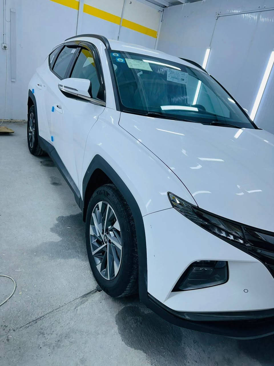 من رخصت الادمن
توسان للبيع موديل ٢٠٢٤
ماشيه ٥٤ 
بحالة الزيرو
كفاله عامه من الشخط والبارد ما عده رصعتين اصغار حيل 
مكينه كير ع وضع الشركه
تخم تاير جديد 
فول مواصفات ما عده الفتحه والجلد 
سياره مال جناي 
رقم بغداد بسمي
مكان السياره فلوجه سعرها
٢١٨ أو بيها مجال الشراي يتصل ***********
