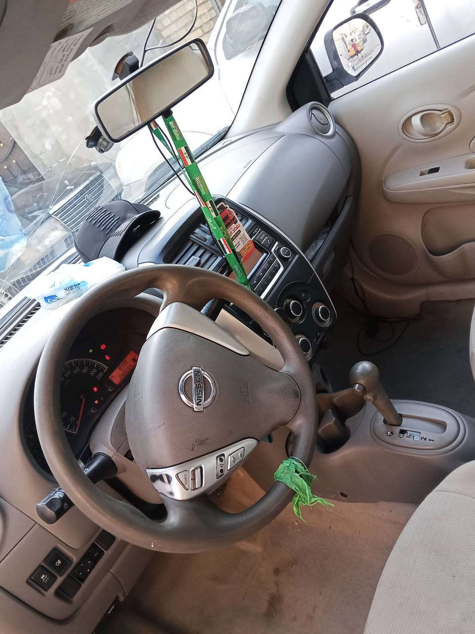 السلام عليكم نيسان سني هندي بليته زركه 2018 كير مكينه تبريد خير من الله السياره نضيفه شوفت عينك بيه شخوط بصيطه رقم بغداد انكليزي سنويه 2030 سياره جاهزه من كلشي مكاني بغداد***********

