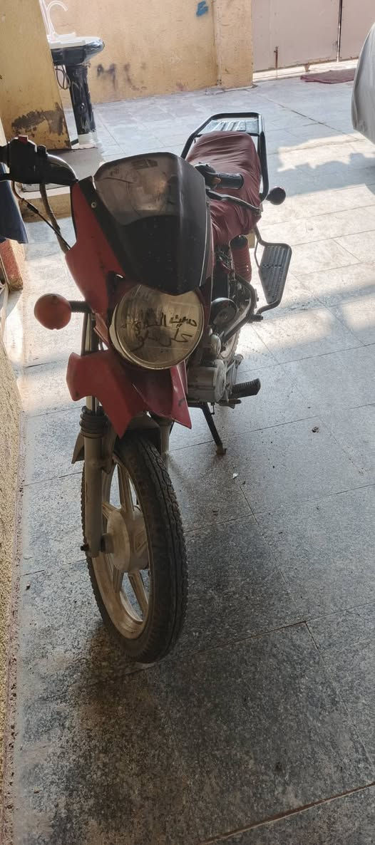 سلام عليكم
 دراجه بوكسر للبيع مكينه محوره مالت ستوته 
السعر 400 وبيه مجال


**إذا كنت صاحب هذا الإعلان وتريد حذفه لأي سبب، رجاءا أرسل رسالة إلى الدعم الفني**