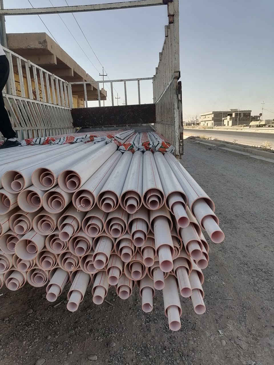 📢 وصول الوجبة الجديدة من العملاق المصري! 🇪🇬✨
​يعلن مجمع الحدباء في بيجي عن وصول تشكيلة واسعة وجديدة من المواد الإنشائية والصحية من وكالة سمارت (SMART) المصرية الرائدة.
​لأن بيتك يستحق الأفضل، وفرنا لك الماركة الأرقى في عالم التأسيسات الصحية، وبأسعار تنافسية تناسب الجميع! بصفتنا الوكيل الحصري والوحيد في بيجي.
​📦 ماذا وصل حديثاً؟
​نضع بين أيديكم جودة لا تضاهى وعمراً افتراضياً طويلاً لجميع مستلزمات التأسيس:
​بواري مجاري (بجميع القياسات): متانة عالية ومقاومة للظروف الصعبة.
​وصلات مجاري متكاملة: لتأسيس آمن وبدون أي تسريب.
​بواري  (PPR): جودة مصرية خاضعة لأعلى المواصفات القياسية.
​وصلات  (PPR): دقة بالتركيب وتحمل عالي للضغط والحرارة.
​خلاطات دفن حديثة: تصاميم عصرية تضفي لمسة فخامة على منزلك وبأحدث الموديلات.
​💡 لماذا تختار ماركة سمارت المصرية؟
لأنها تجمع بين المتانة العالية، العمر الافتراضي الطويل، والتصميم العملي الذي يضمن لك راحة البال... كل هذا بأسعار مناسبة جداً!
​📍 العنوان والاتصال
​يسعدنا تشريفكم لزيارة المجمع والاطلاع على المواد عن قرب:
​العنوان: بيجي - الشارع العام - مقابل جامع الشهيد محمد.
​ 📞 ***********
