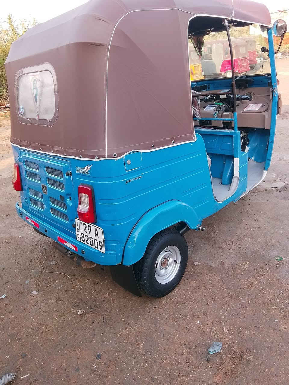 سلام عليكم تكتك لبيع موديل 20مكينه كفاله  عامه مكان بغداد دوره رقم الهاتف ***********
