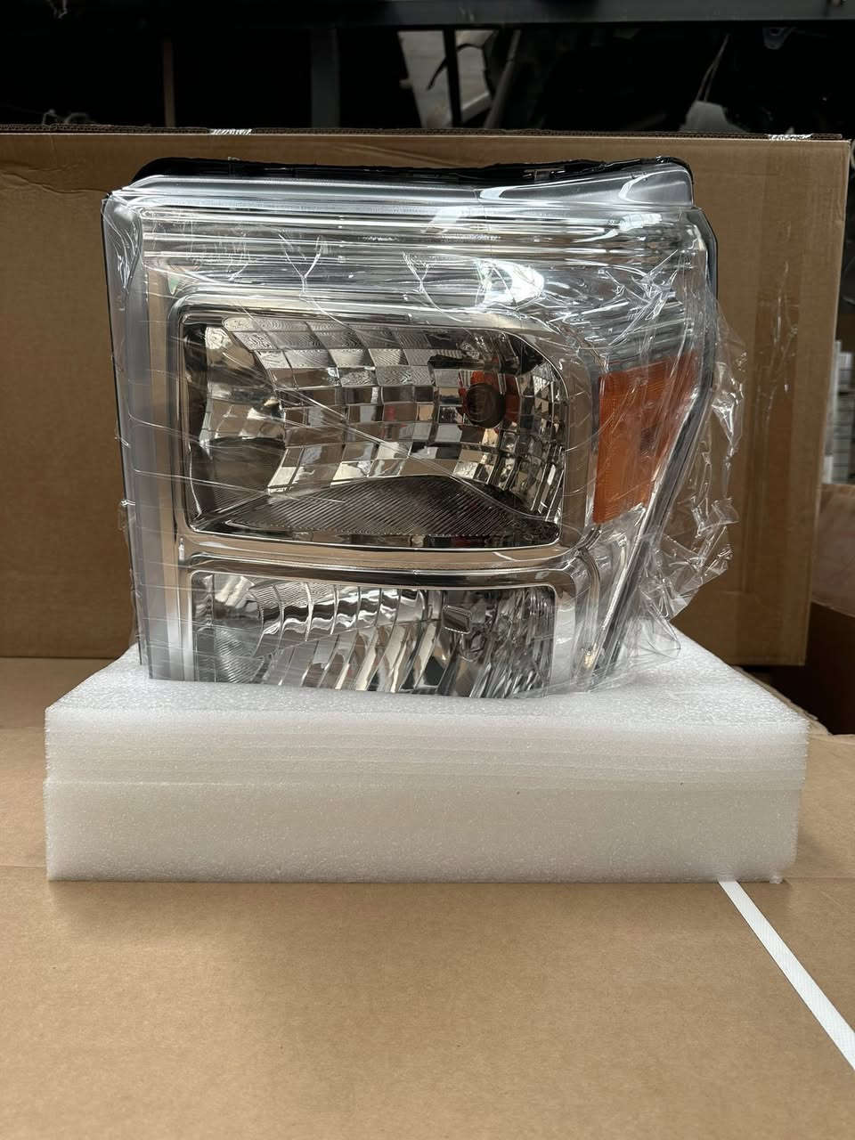 لايتات فورد ف٣٥٠ ٢٠١١-٢٠١٦
نوێ بیلادی 
*********** واتساب و كورك
