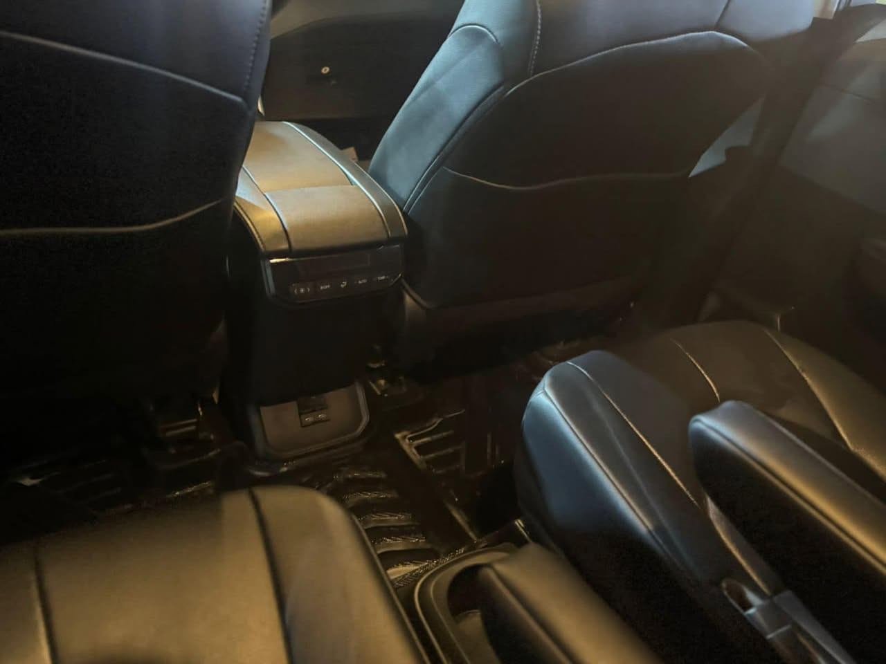 سلام عليكم 
البيع تيوتا هايلاندر 2023
وارد امريكي ضرر جاملغ خلفي صبغ وشبر صندوق بدون ايرباك 
بجم كسب 
سيارة ماشيك 36 جديدةً
فول موصفات
تريدت تحويل تريد وكالة
سيارة جديدة
رقم اربيل
*********** سعر على خاص
