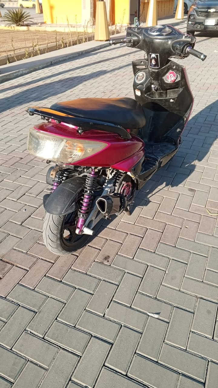 السلام عليكم سكنس فحل  نوزل. مكينه 58  كلجات RGS بيه تزويد بسيط.  مثل
قبغـ. بلاوين 🍒
قطره دهن .🍒
قبغـ جوزه. 🍒
دبلات خلفيه 🍒
 صالنصه رياضيه ..🚩
 كلجات RGS..🚩  وداجه شوفت عينك شلون كاعده ومرتبه.   نقصه بس بارد مال سلف تقويه.   وذيل.    السعر خاص.   او 500 وبيه مجال نشالله.   رقم. الهاتف ***********.  وتحياتي للطيبين نشالله ..♥️
