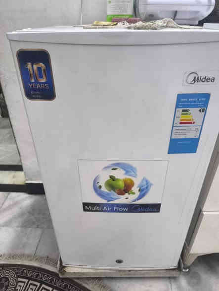 غراض للبيع المكان بغداد الاعظميه  شارع عمر 
السبلت طن ونص ب200 

الثلاجة ب120 

المكينة ممستعمله نظيفه ب140 

ميز بلازما 40 

نظيفات وشغاله كلهم للتواصل ***********
