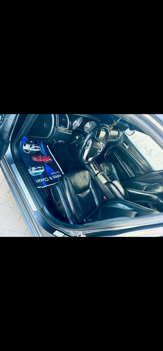 كرايسلر 2013
محرك هيمي 
 رقم بغداد بسمي 
 فول مواصفات  
بنوراما 
تدفئه كشنات وستيرن 
السعر ١٤٥
 المكان شطره
***********
