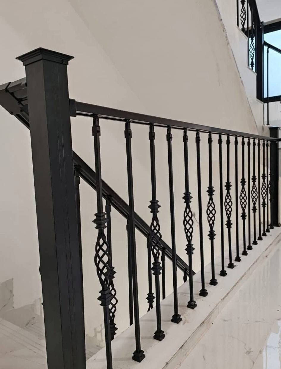 حداد متنقل بيبان شبابيك محجرات سندويج بنل كيربي سقايف كرفانات واجهيات جملونات  ***********
***********
